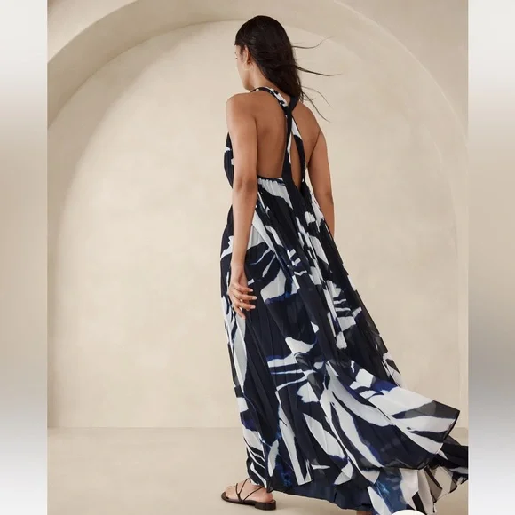 NEW! BANANA REPUBLIC Pleated Maxi Dress in Black, Size Large - Picture 3 of 9